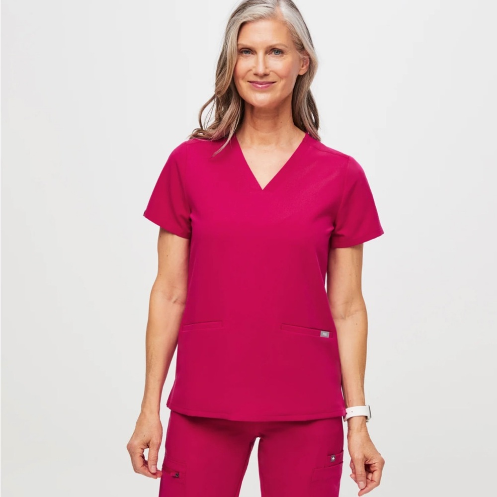 FIGS Women's Ultra Rose Casma 3 Pocket Scrub Top